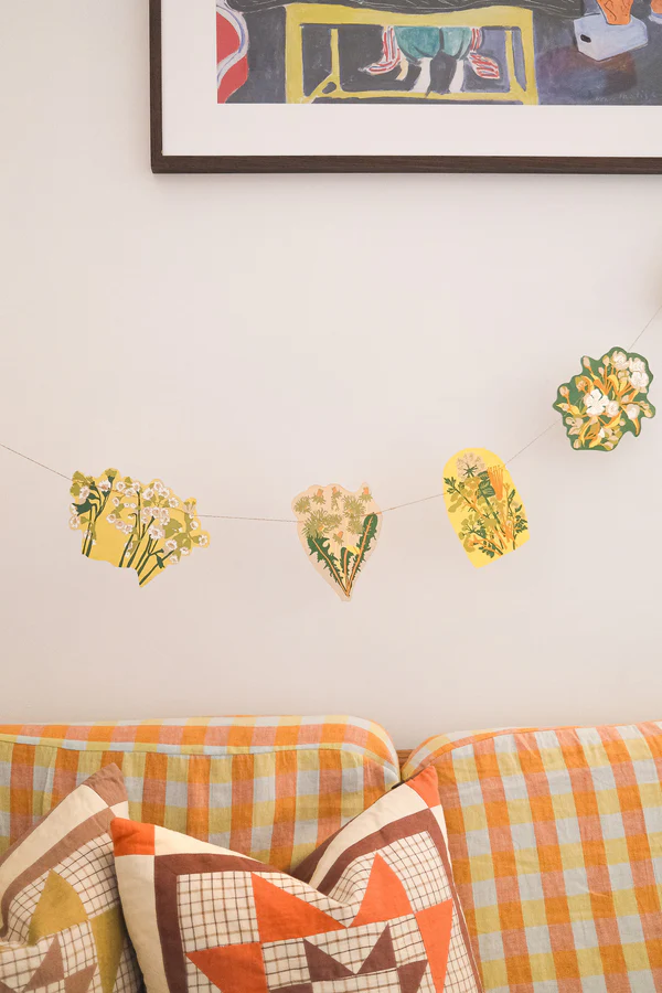 Spring Blooms Garland - Image 4