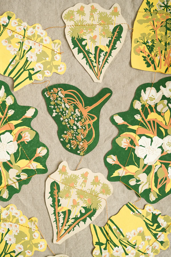 Spring Blooms Garland - Image 2