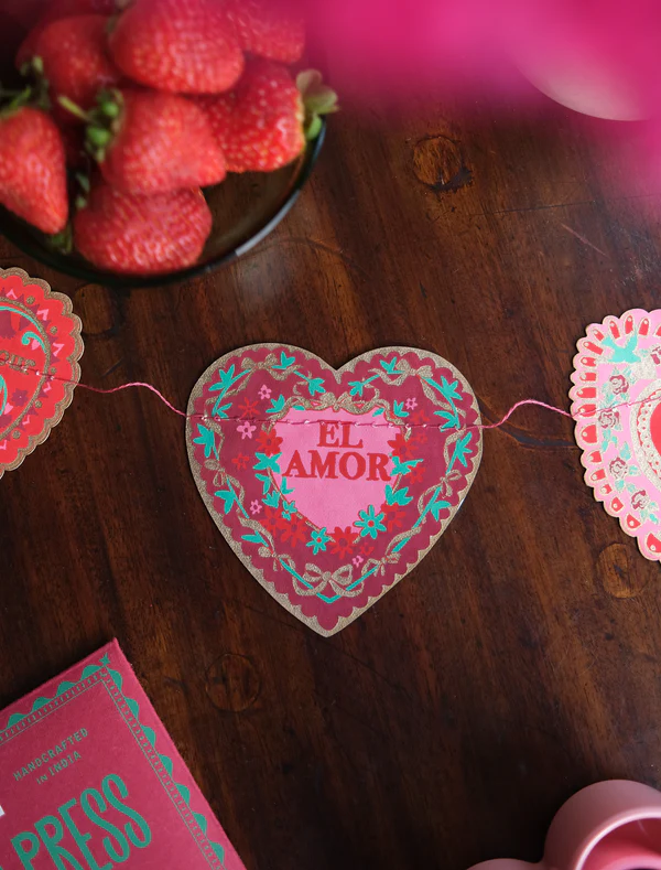 Valentine's Garland - Image 4