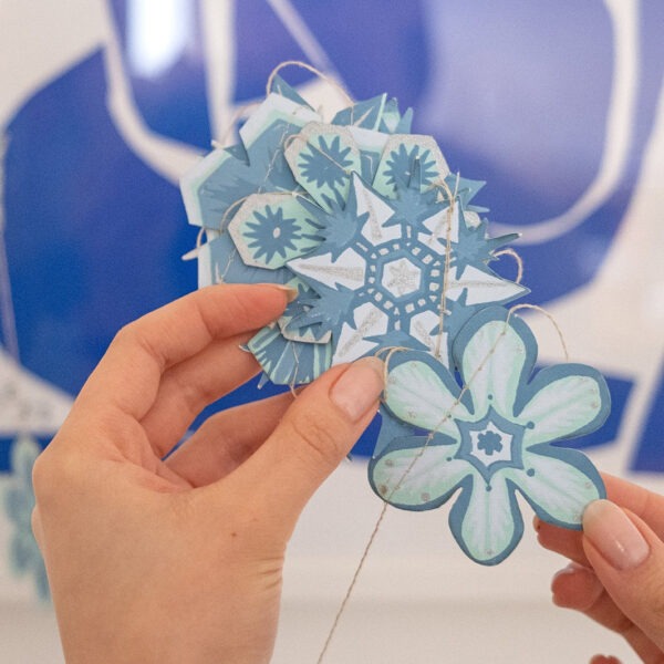 Snowflakes Garland - Image 2